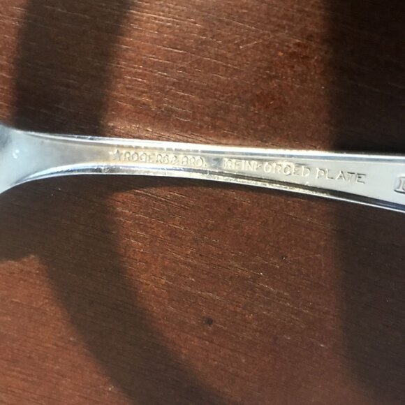 VTG Service for 8 Silver Plate Flatware Rogers Bros 48 Pieces In Original Box - Picture 3 of 13